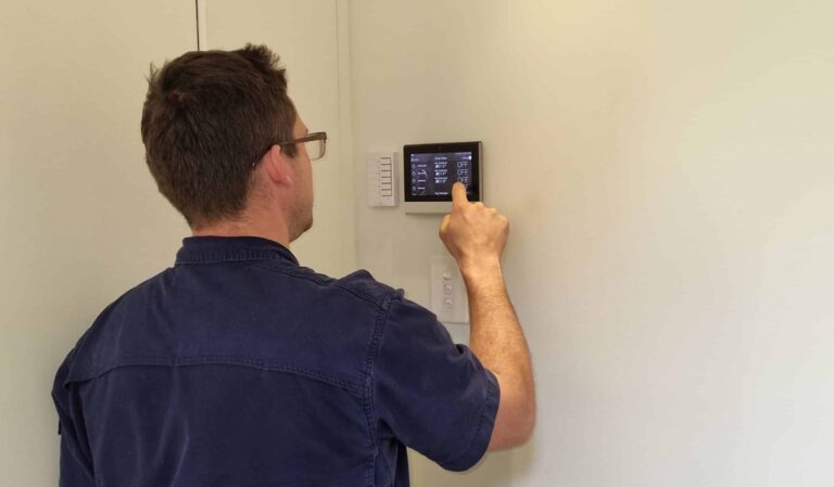 testing an aircon unit